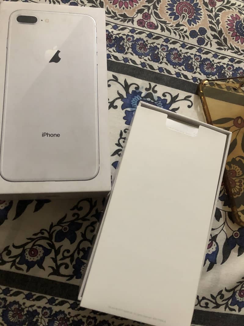 Apple iPhone 8 Plus 1