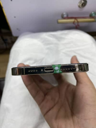 12 pro max/256gb pta ok