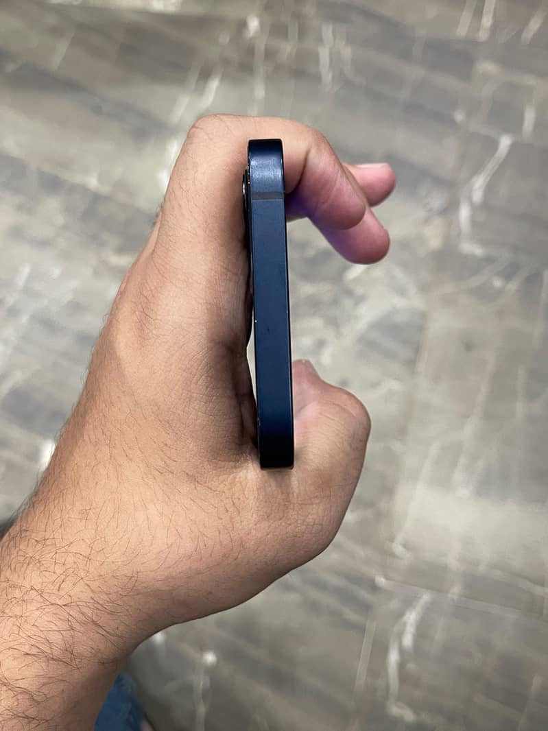 Apple iPhone 12 2