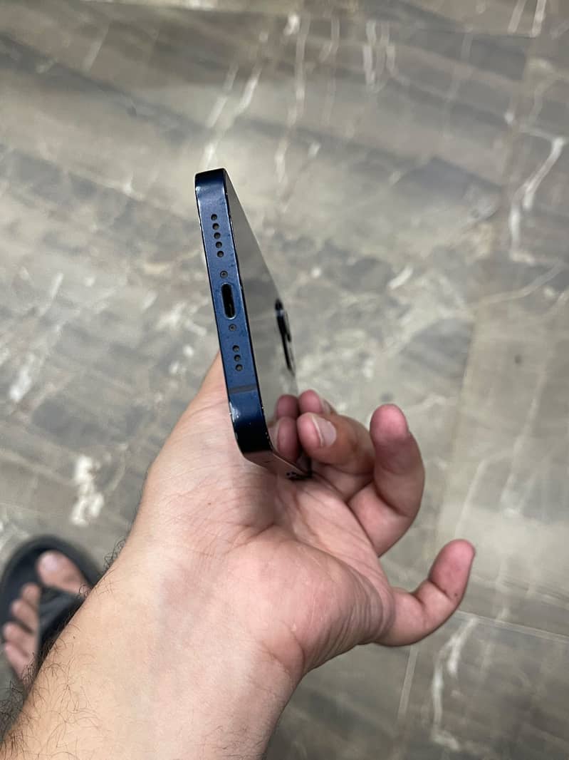 Apple iPhone 12 7