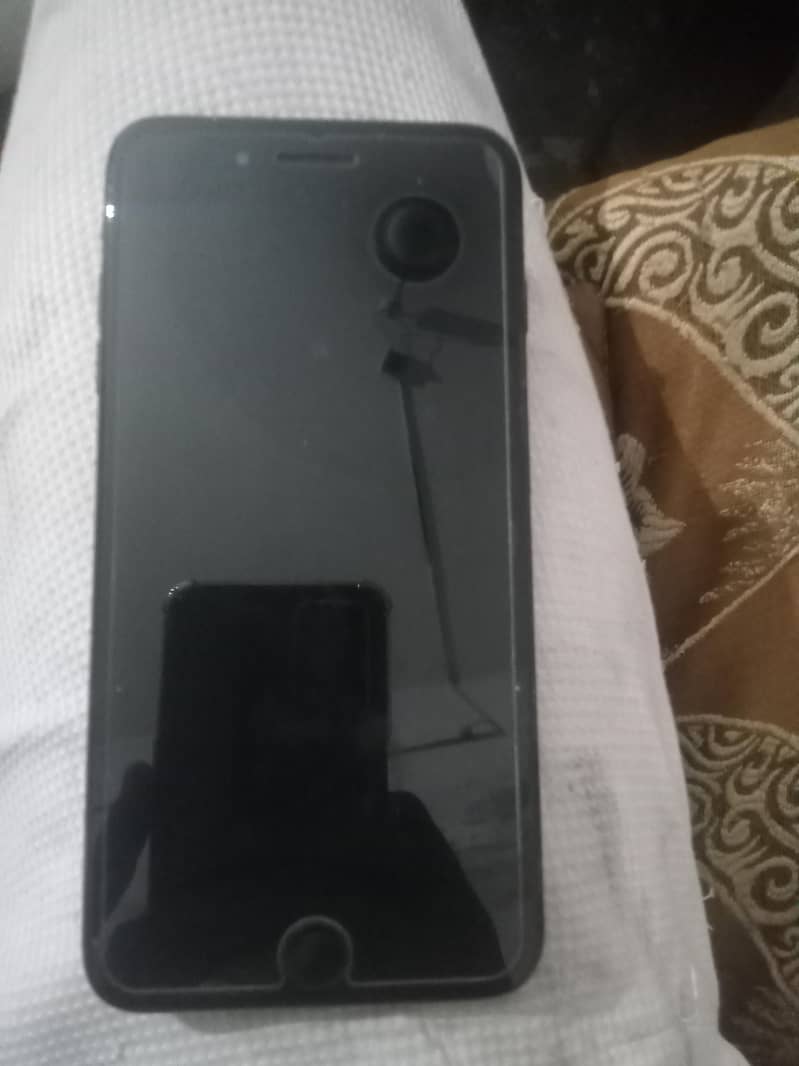 Apple iPhone 7 Plus 2