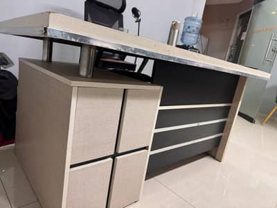 Table For sale in Bahria Town lahore