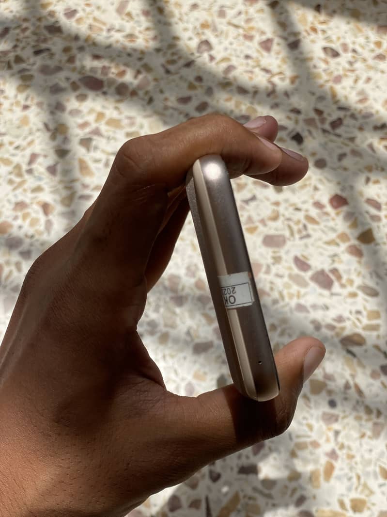 Google Pixel 8 4