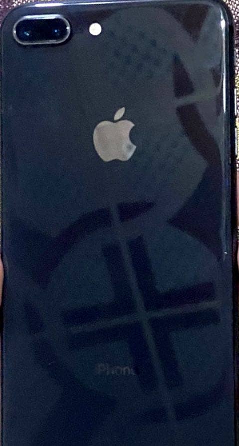 Apple iPhone 8 Plus 0