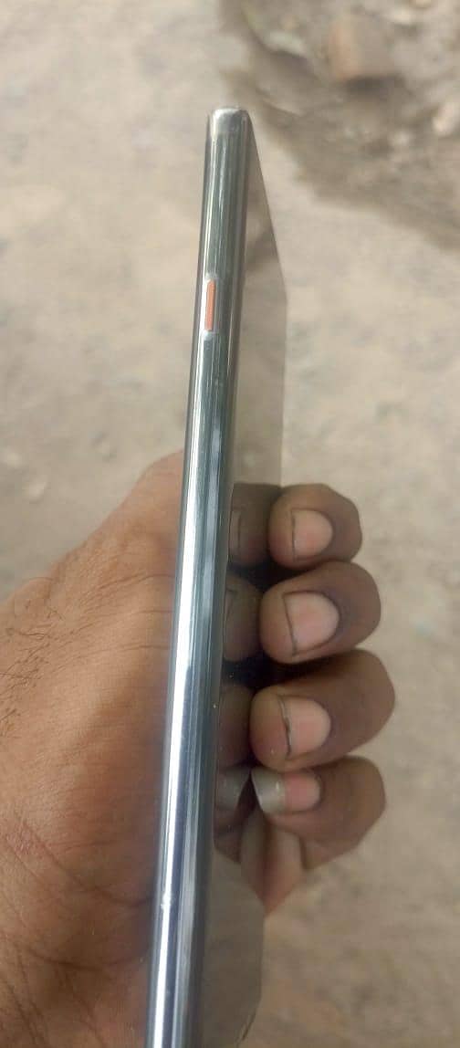 Tecno CAMON 40 Pro 1