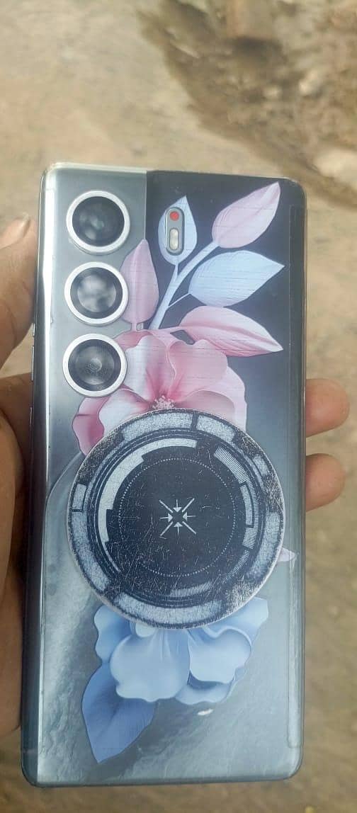 Tecno CAMON 40 Pro 6