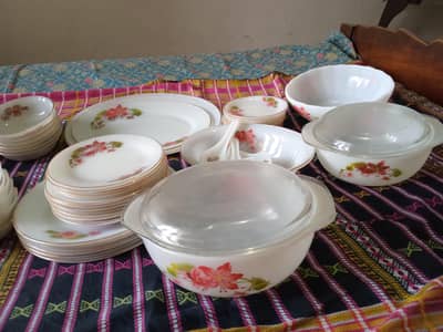 Marble Dinner Set (76 Pieces) New and Packed