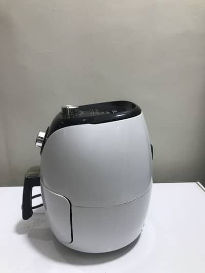 Black And Decker AF220 B5 Airfryer For Sale Urgent