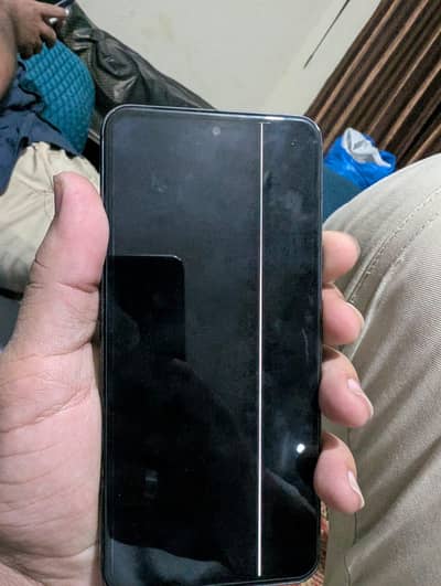 Google Pixel 8 line in screen