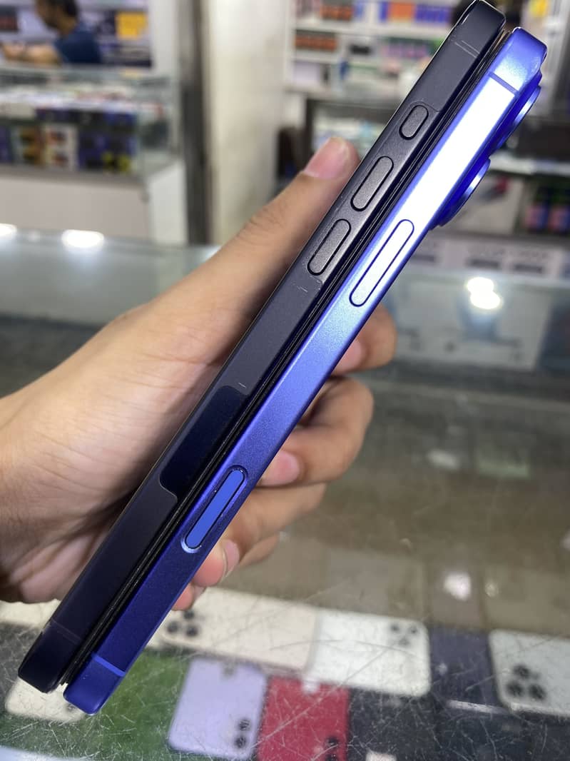Apple iPhone 16 Plus 2