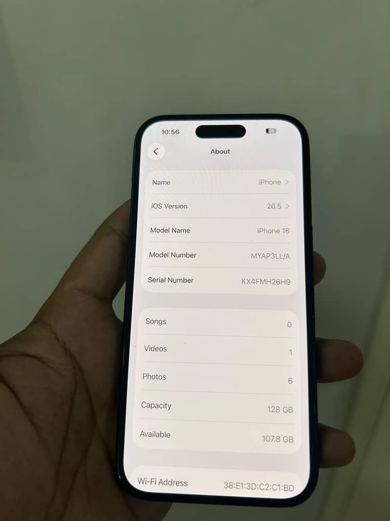 Apple iPhone 16 2