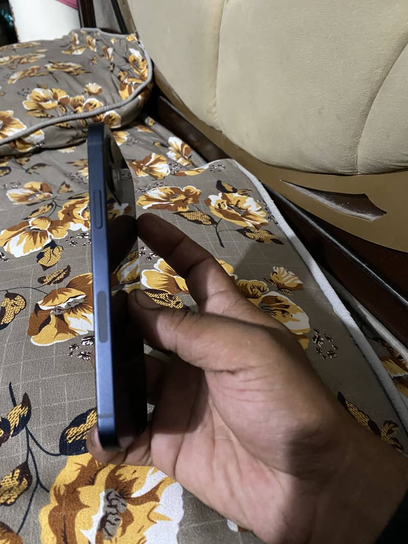 Apple iPhone 12 5