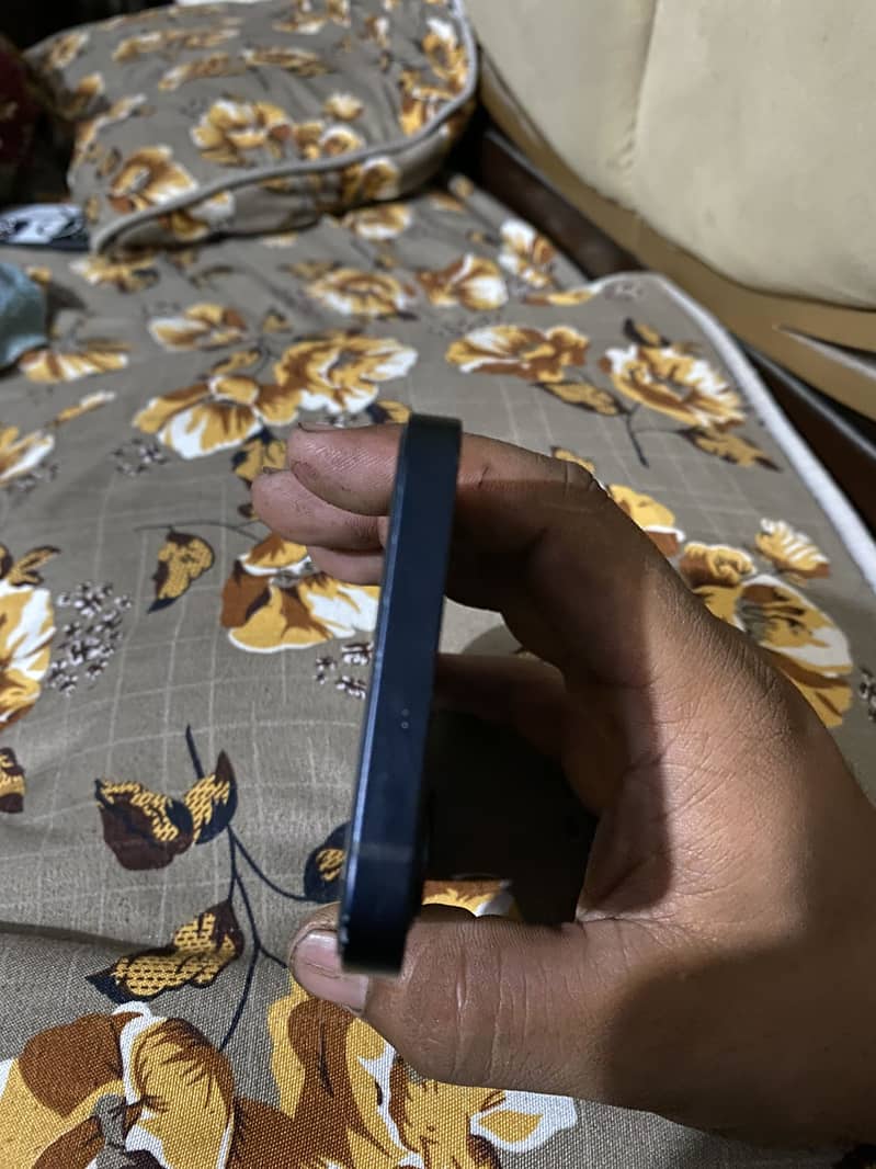 Apple iPhone 12 7