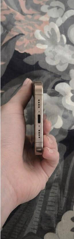 Apple iPhone 16 Pro Max 3