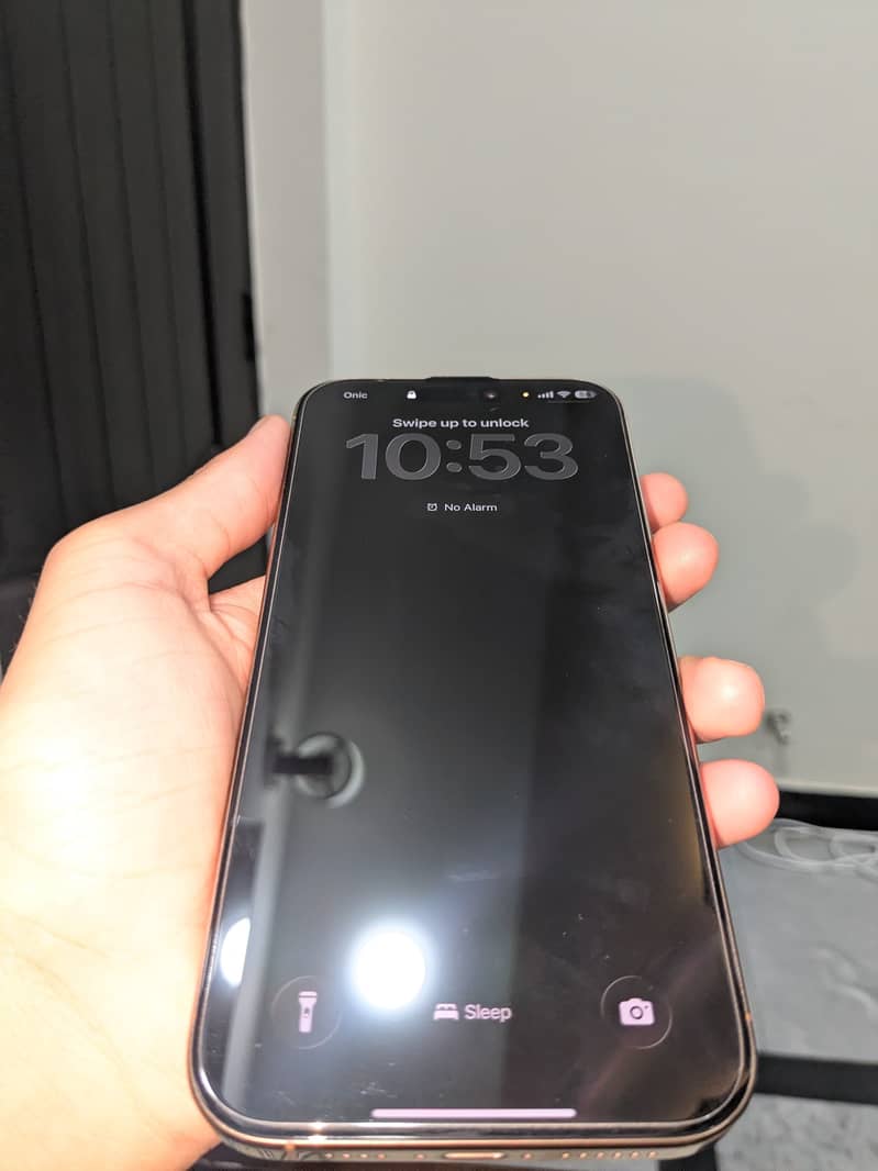 Apple iPhone 16 Pro Max 4