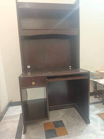 Computer table