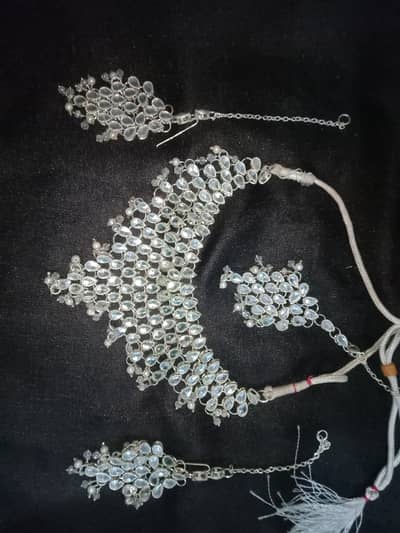 Artificial jewelry set