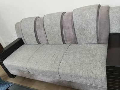  Elegant 5-Seater Sofa Set for Sale – Excellent Condition