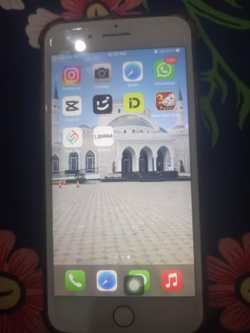 Apple iPhone 7 Plus 1