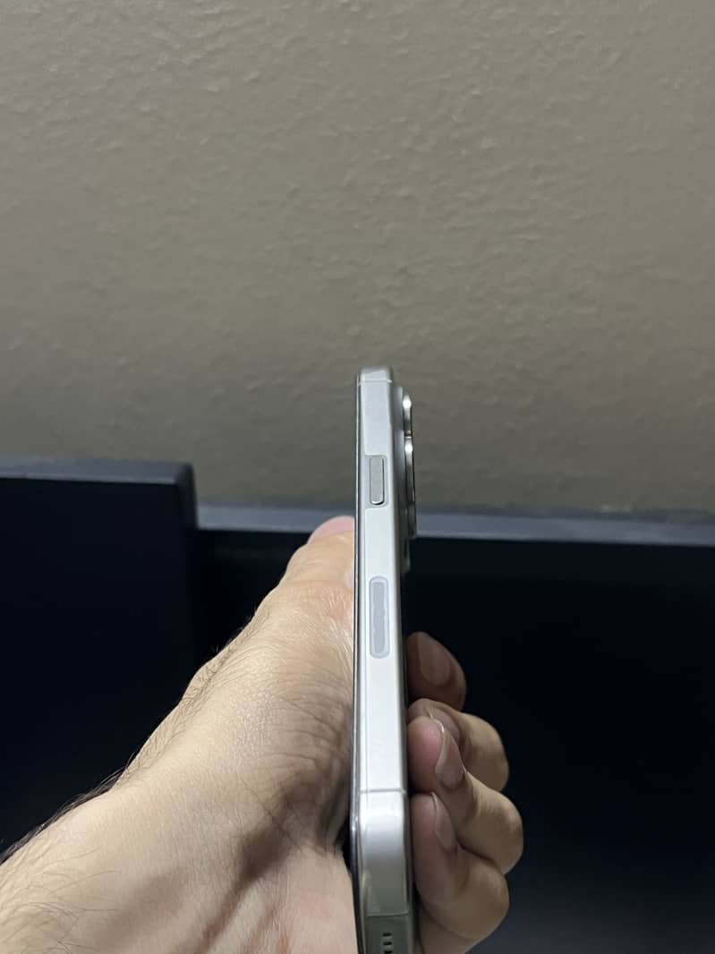 iPhone 15 Pro Max 1
