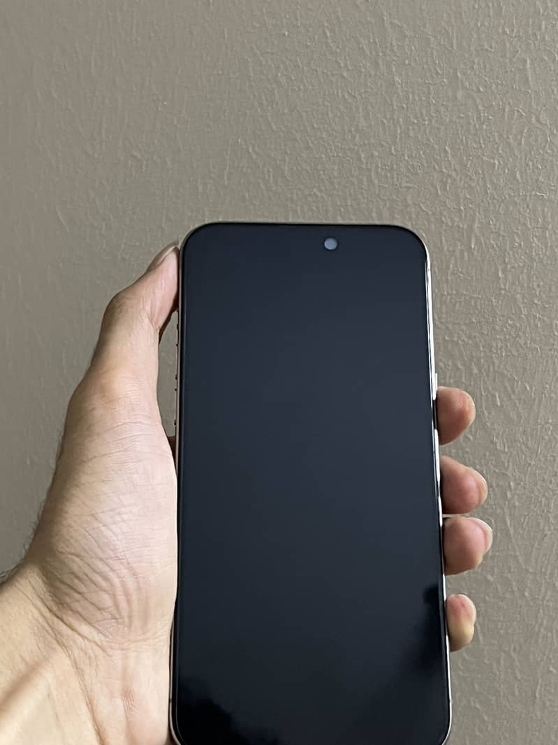 iPhone 15 Pro Max 5