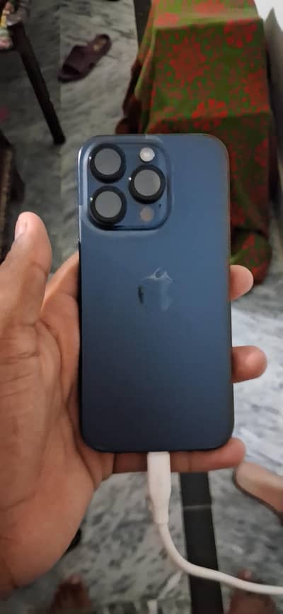 iphone 15 pro 128gb jv all okay 10/10