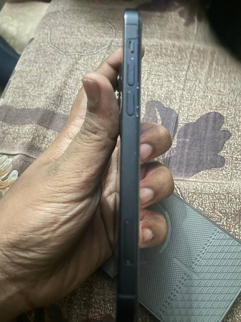 Apple iPhone 12 1