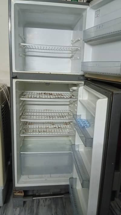 Haier fridge 18 cbft