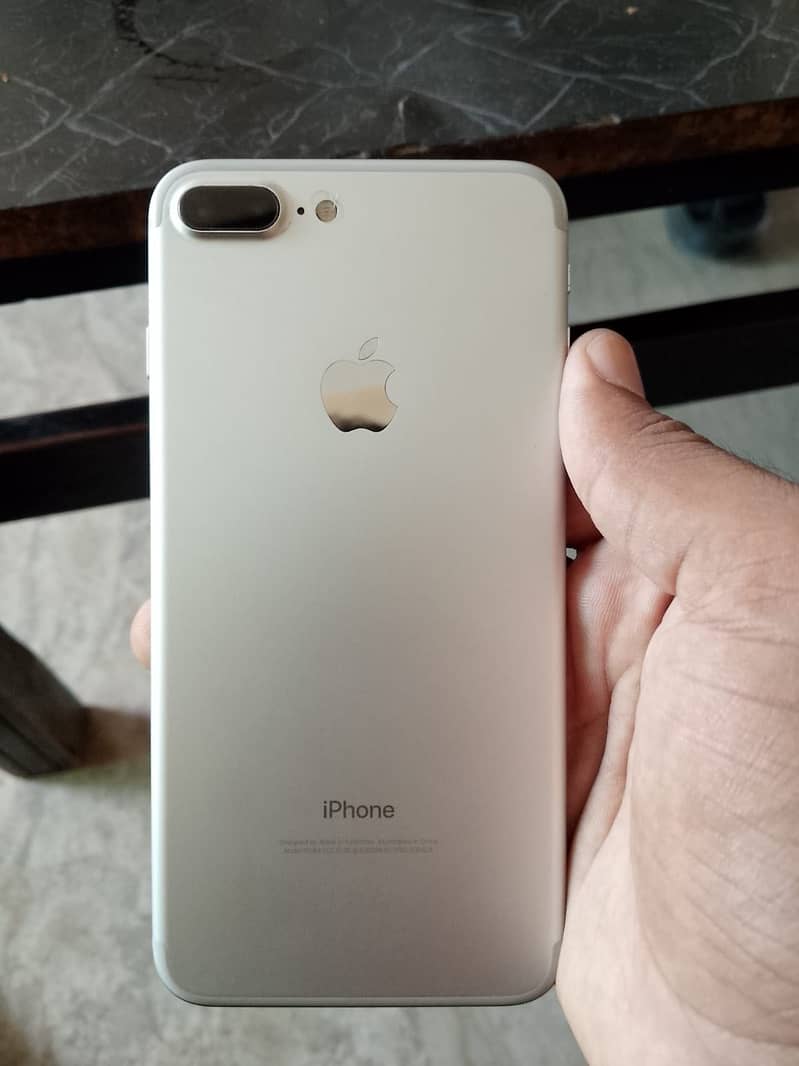 Apple iPhone 7 Plus 5