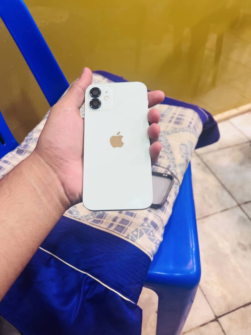 Apple iPhone 12 5