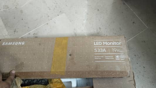 Samsung S33A 19" LED Monitor | Good Condition | HDMI & VGA