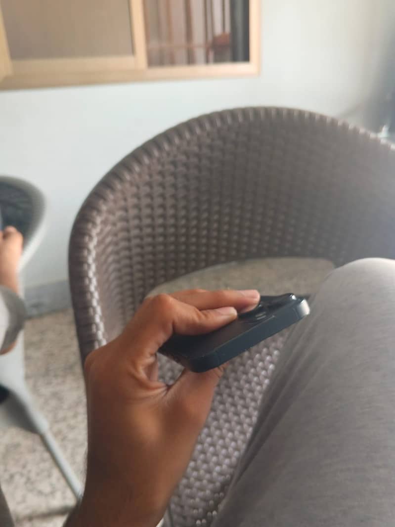Apple iPhone 14 4