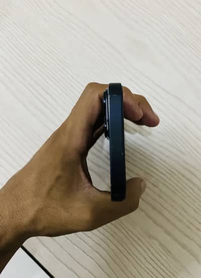 Apple iPhone 14
