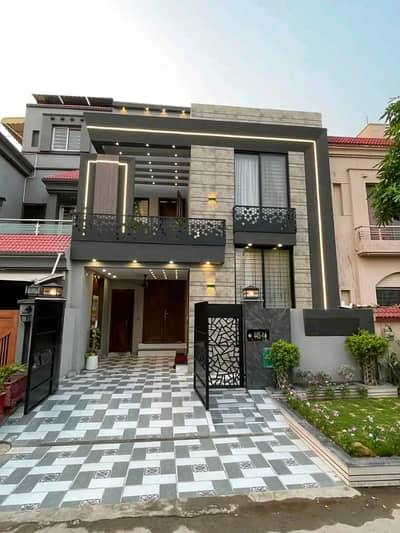 5 Marla Luxury House is Available for Rent in Bahria Town Lahore