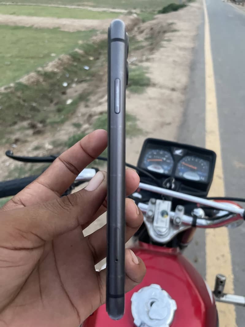 Apple iPhone 11 1