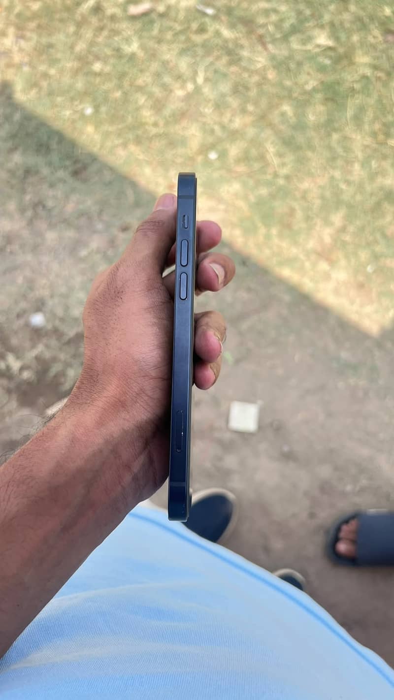 Apple iPhone 12 1