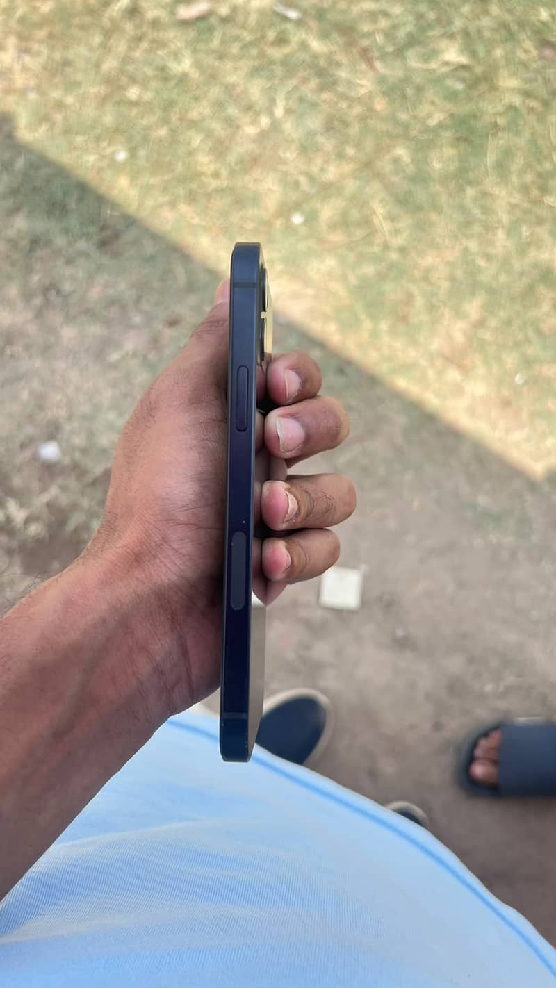 Apple iPhone 12 2