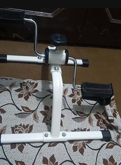 Mini Pedal Exerciser – Arm & Leg Exercise Bike