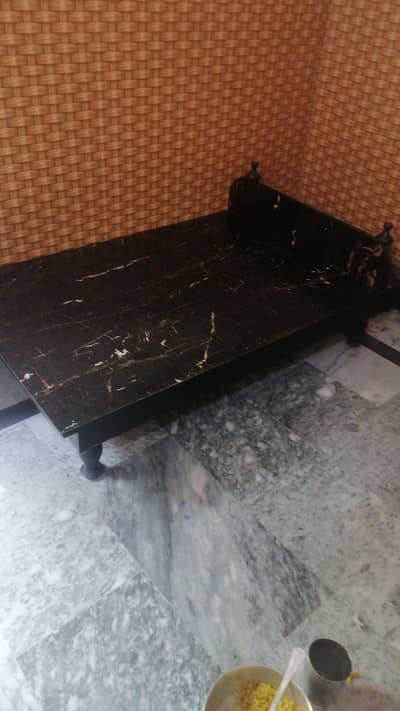 Namaz Wali Table