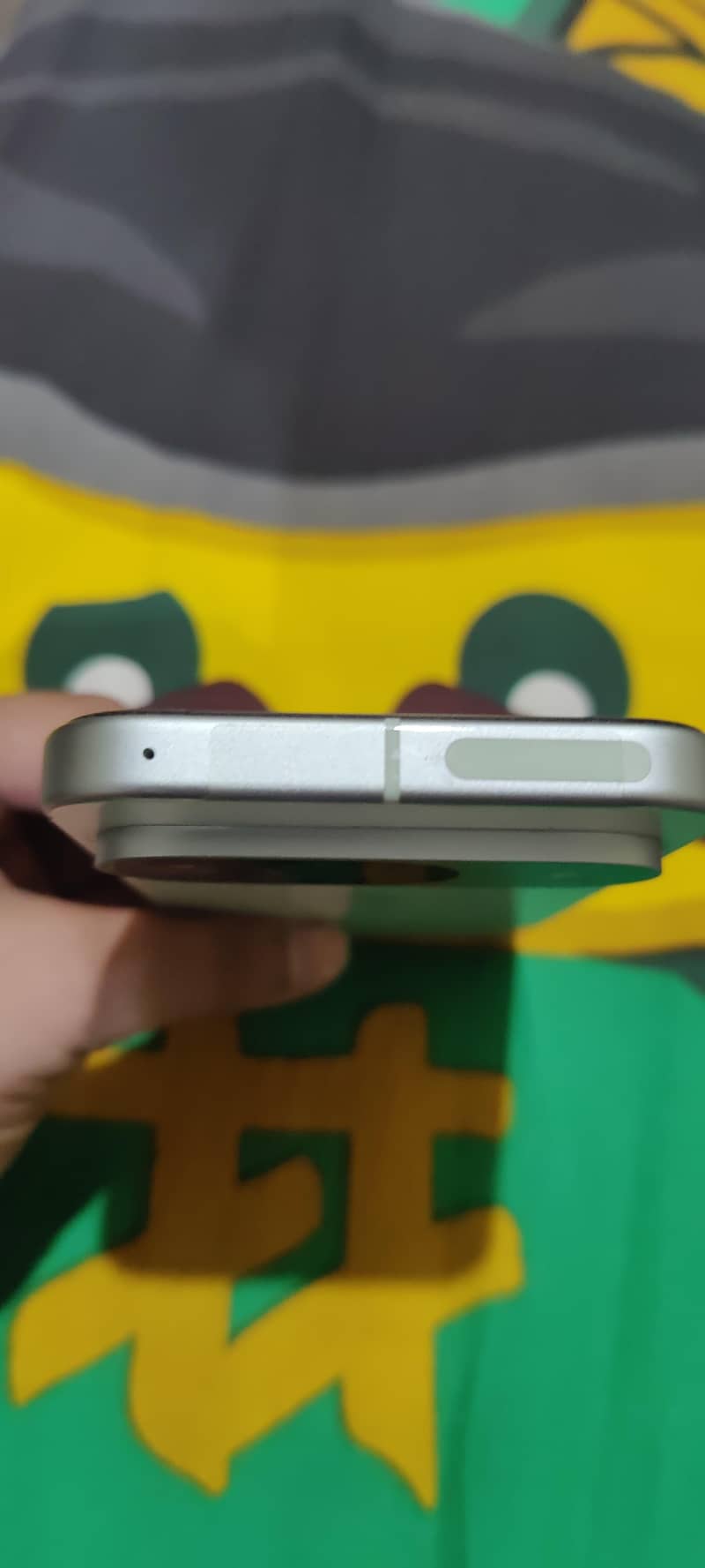 Google Pixel 9 5