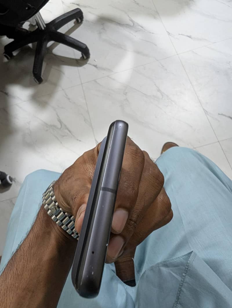 Google Pixel 7 4