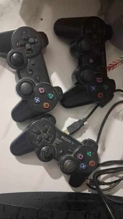 PS 3 WITH 3 CONTROLLER JAILBREAK