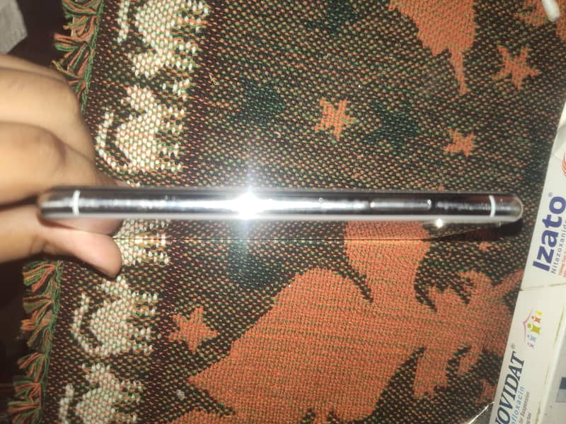 Apple iPhone X 3