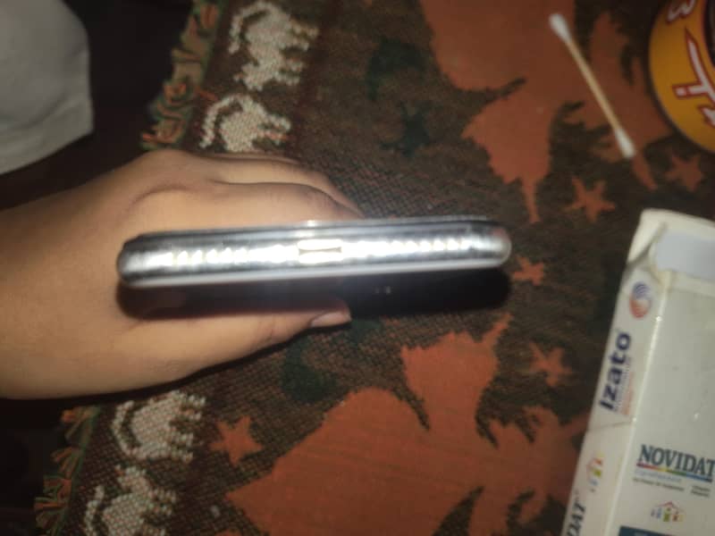 Apple iPhone X 5