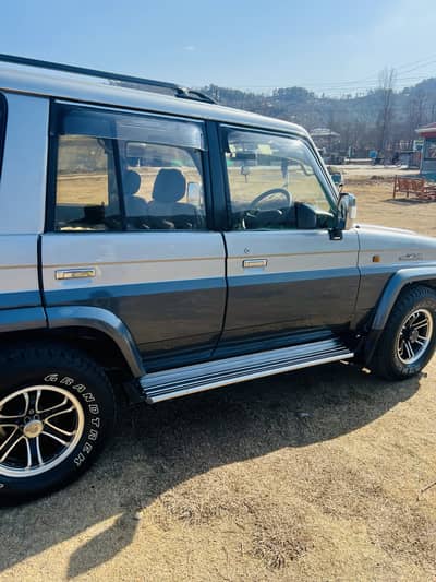 Toyota Land Cruiser 1990