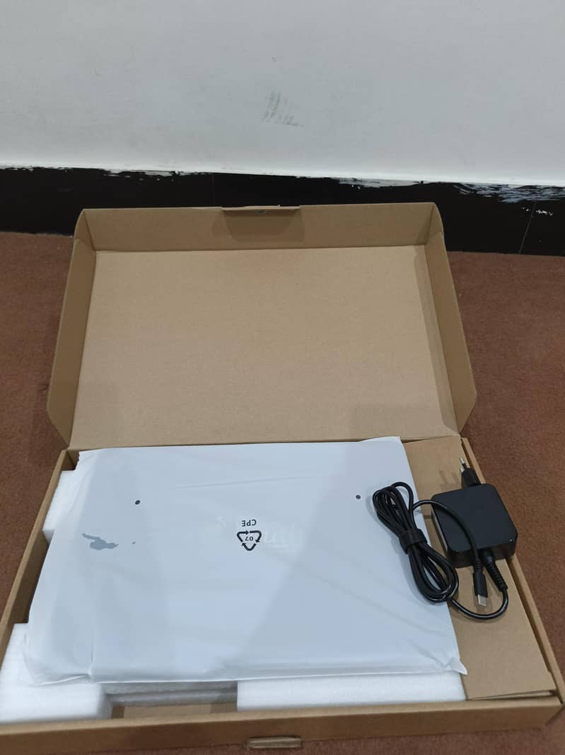 LAPTOP 4