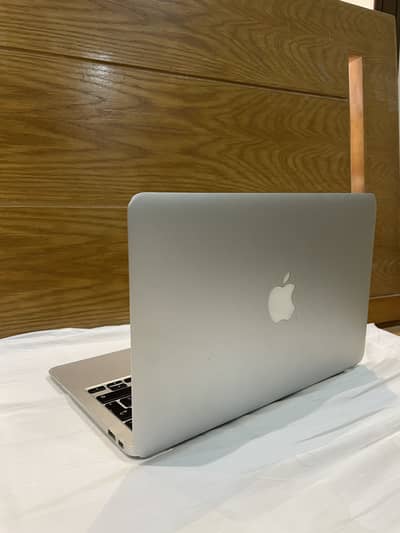 MacBook air 2011