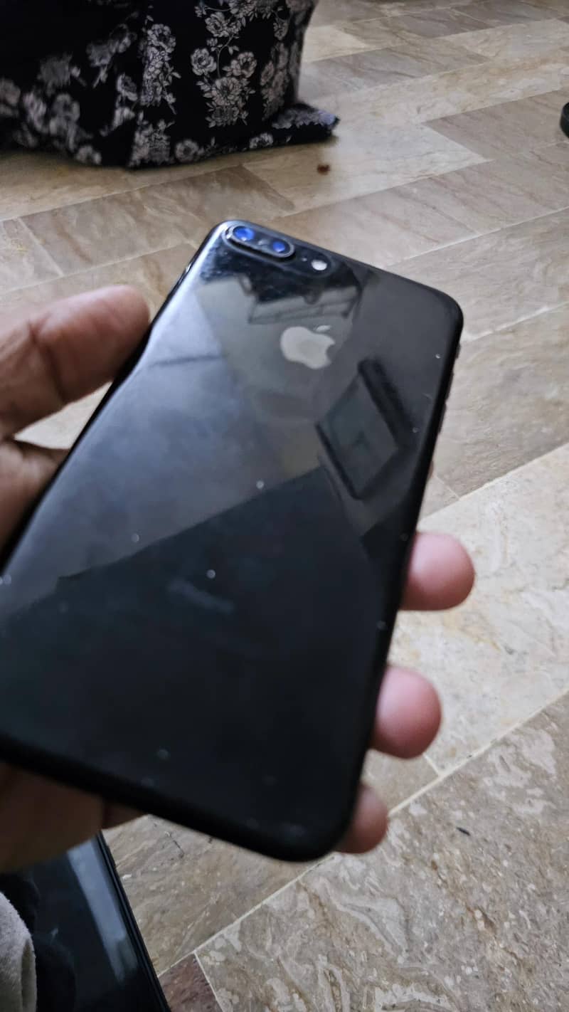 Apple iPhone 7 Plus 1