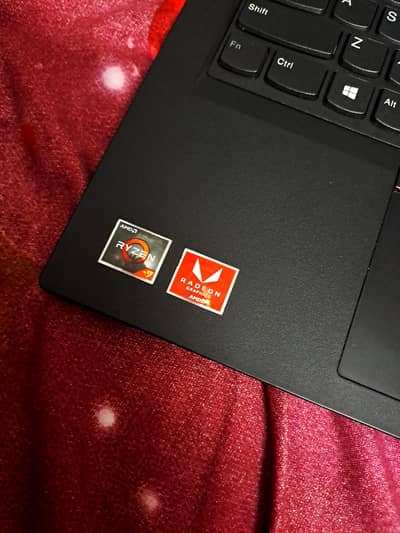 Lenovo Ryzen 7 | 16GB RAM | 2GB Vega 10 Graphics