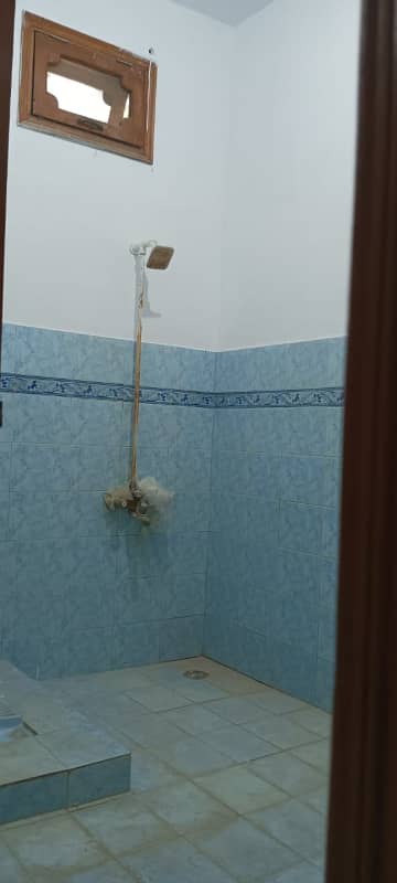 Sale flat 2bed. d. d Rabiya place 3rd Alladin park k samne Rashid minhas road